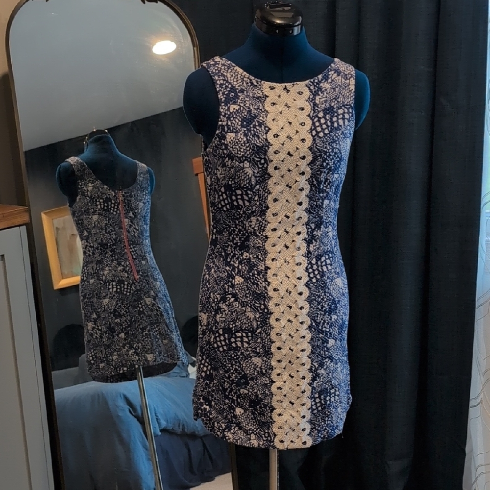 Navy Blue and White Lace-Trim Sleeveless Dress